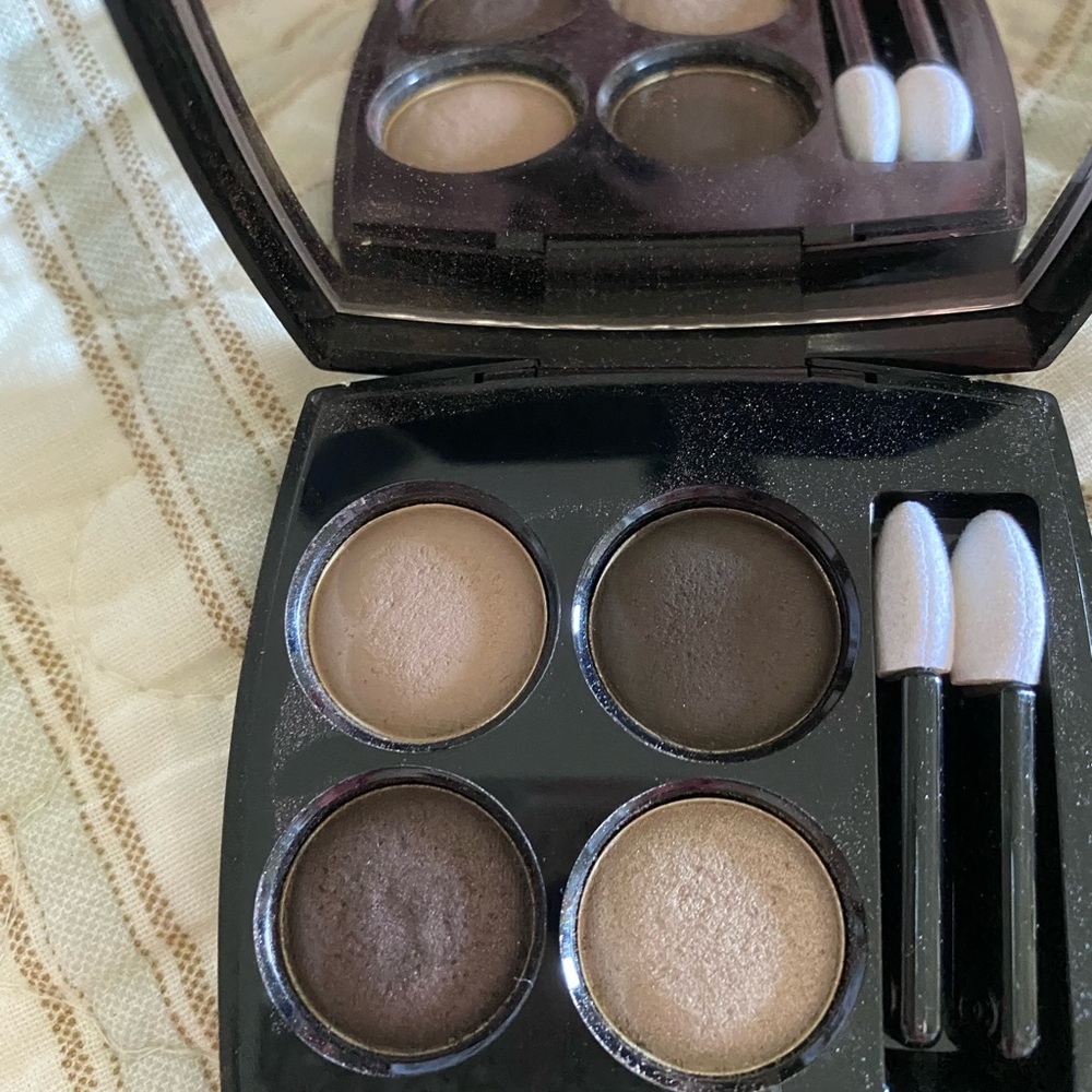 Chanel Blurry grey quad